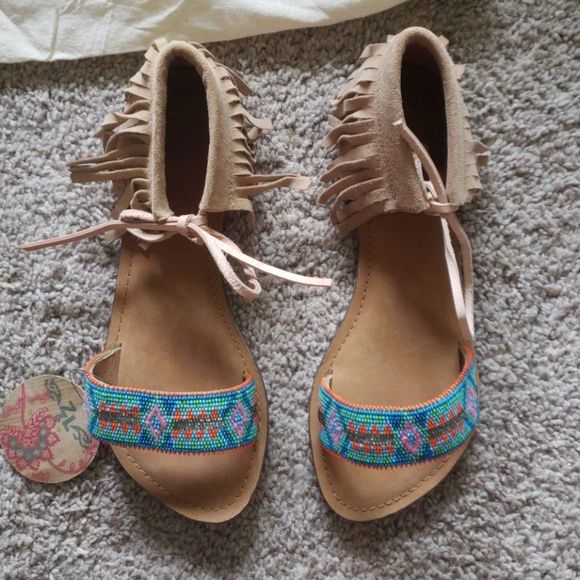 Z&L Shoes - 1 Left! BOHO LEATHER SANDALS